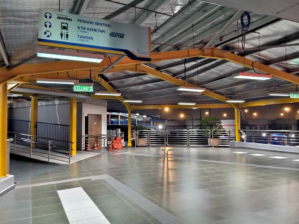 Terminal feri Butterworth pada 2023. Laluan antara pulau dan tanah besar turut mengingatkan kita bahawa kerusi bandar pulau dan kawasan Melayu di Seberang Perai semakin berbeza warnanya pada peta pilihan raya.